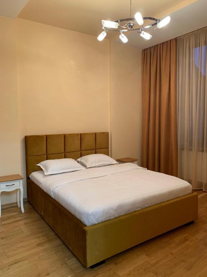 Avangard Qn Romana 26 Apart Lviv Exterior photo