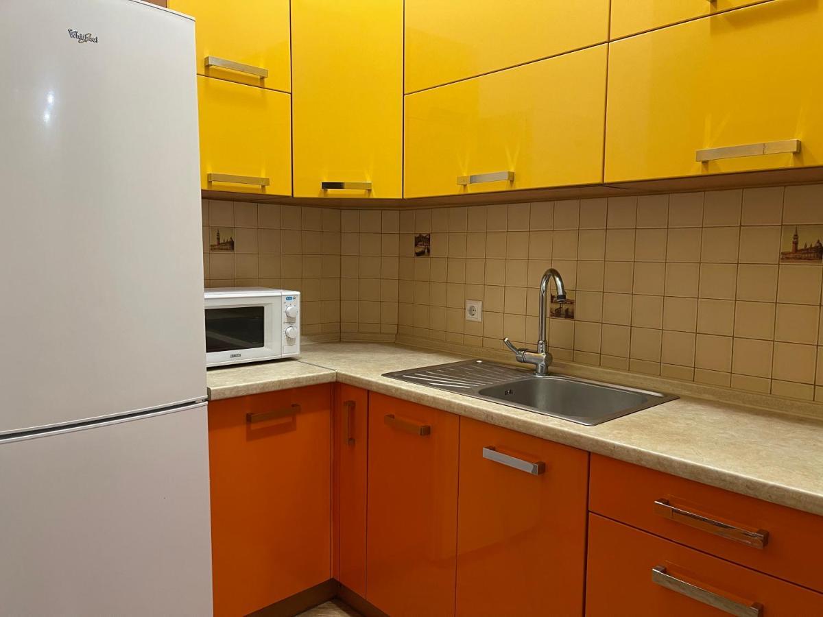 Avangard Qn Romana 26 Apart Lviv Exterior photo