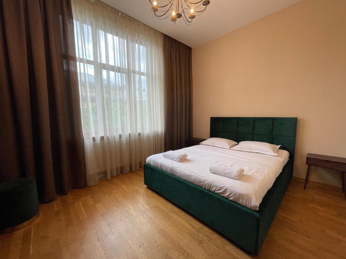 Avangard Qn Romana 26 Apart Lviv Exterior photo